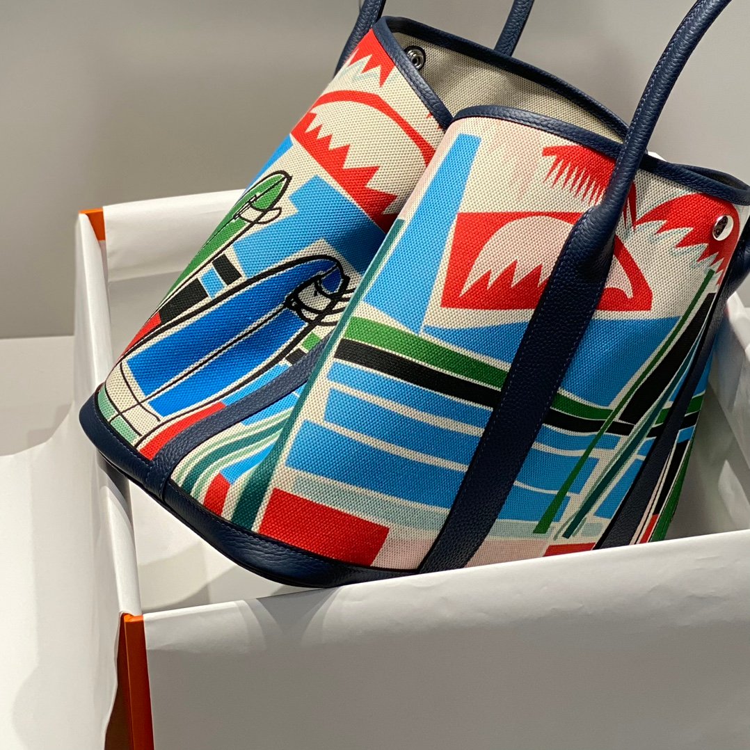Detailed Photography — LuxuryDesigners quality check