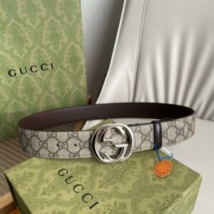 Belt with Interlocking G buckle