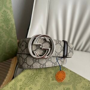Belt with Interlocking G buckle