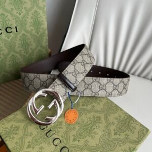 Belt with Interlocking G buckle