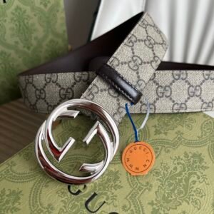 Belt with Interlocking G buckle