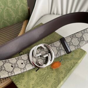 Belt with Interlocking G buckle