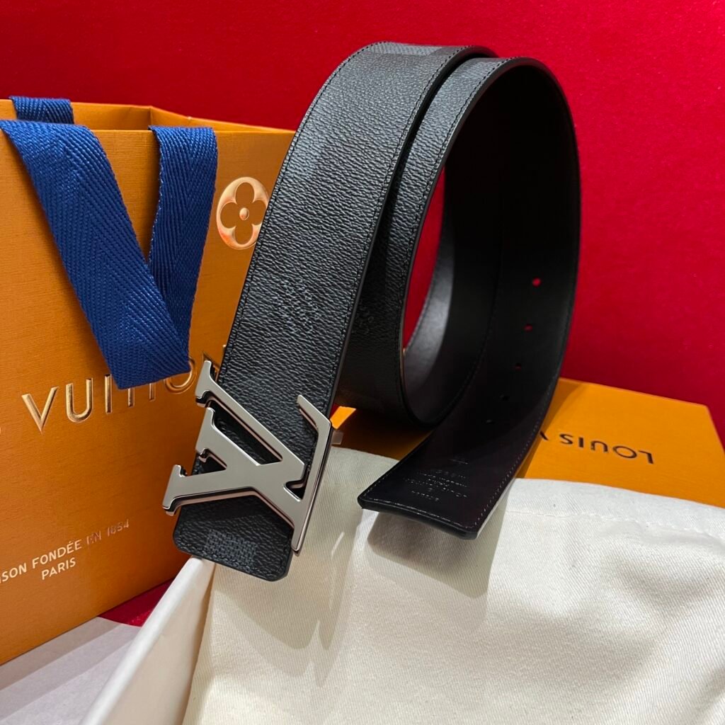 Louis Vuitton Men's Belt