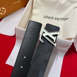Louis Vuitton Men's Belt