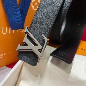 Louis Vuitton Men's Belt
