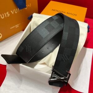 Louis Vuitton Men's Belt